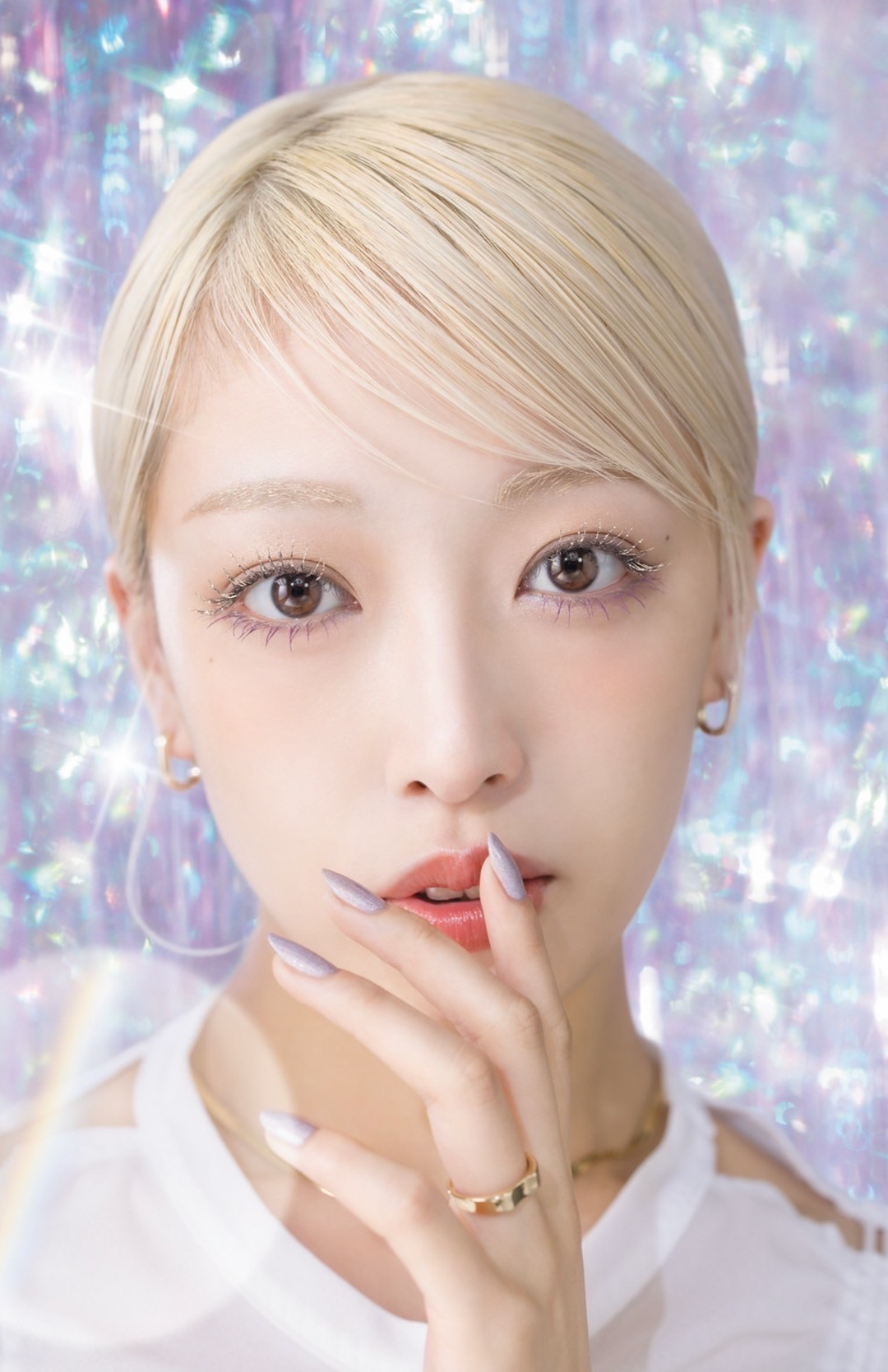 MAKE UP